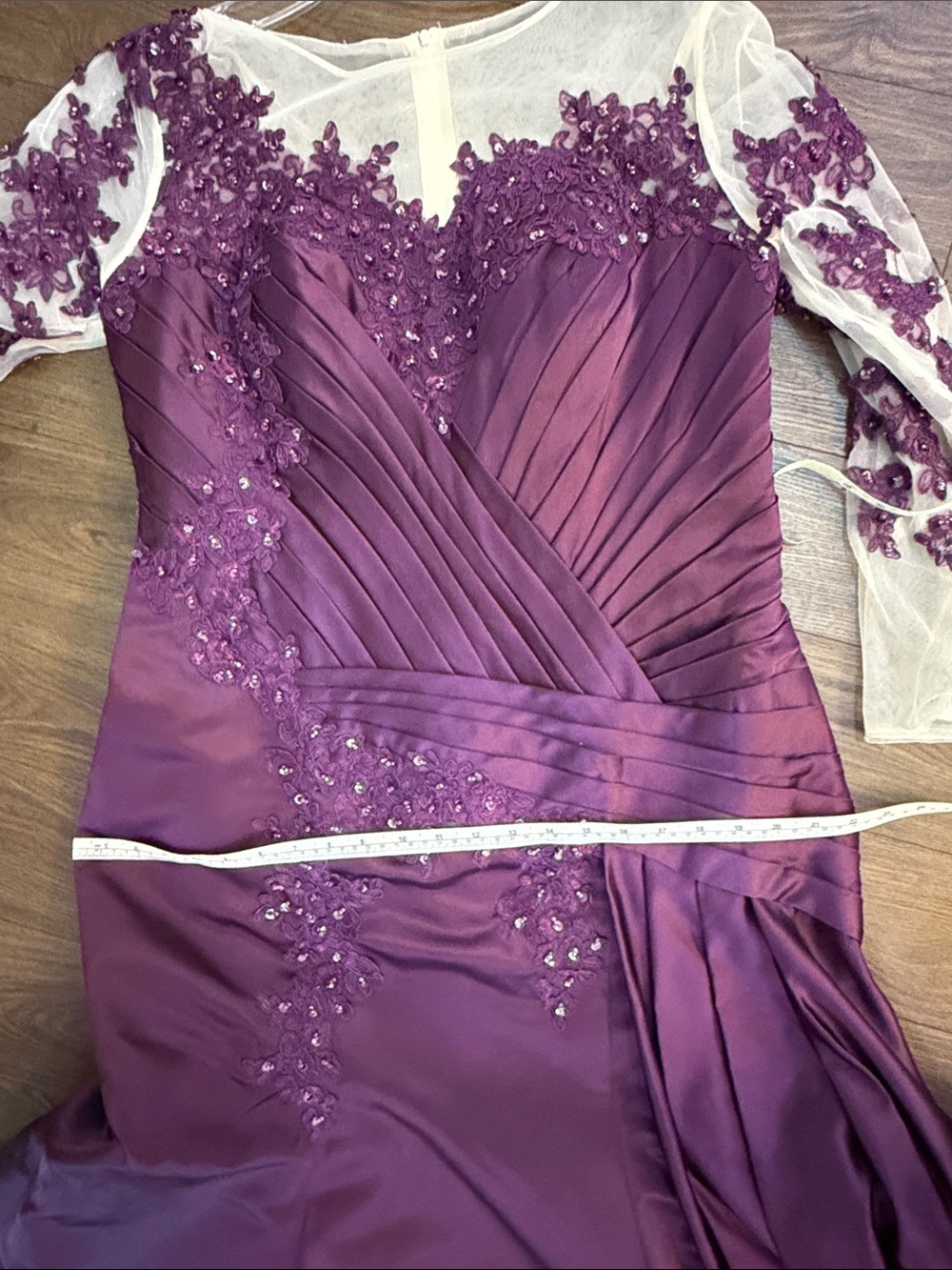 Elegant Plum Lace-Appliqué Evening Dress - Picture 9 of 10